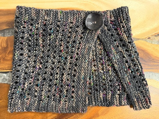 Snowfall Cowl with Robin